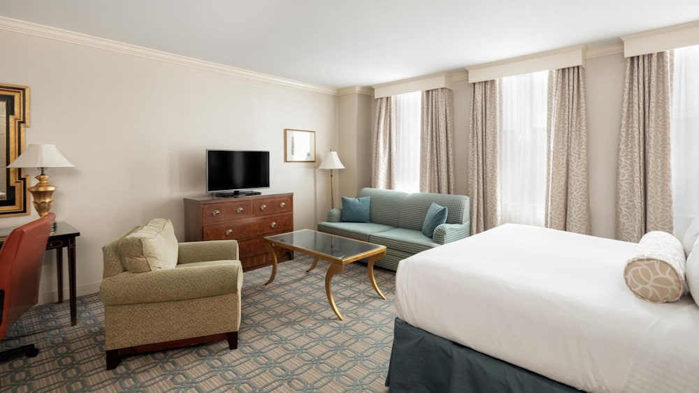 The Berkeley Richmond, Outset Collection by Hilton 34/65