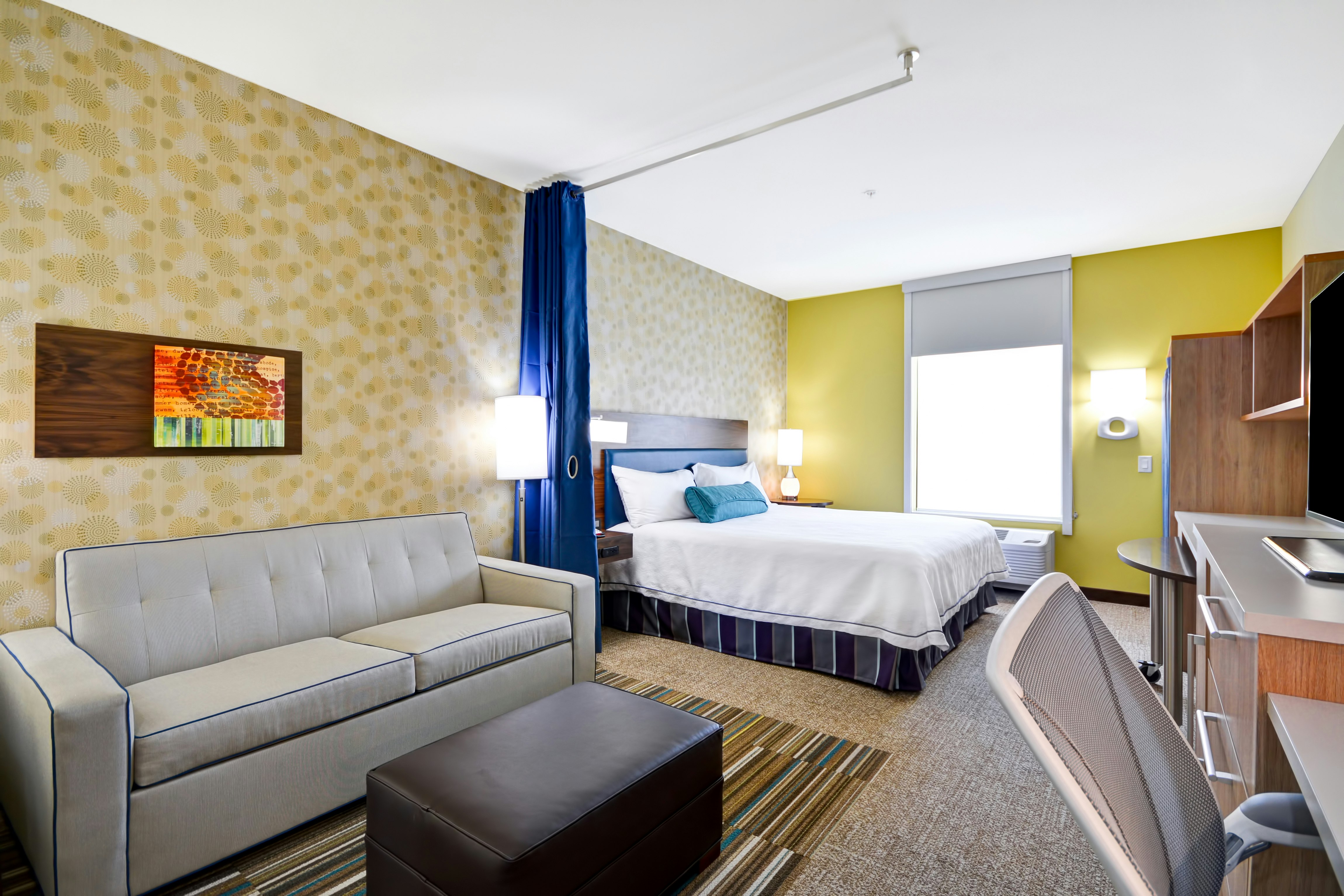 STUDIO, SUITE, KING BED