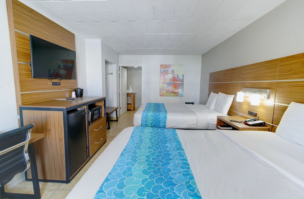 Deluxe, Studio, 2 Queen Beds, Oceans 2700 4/9