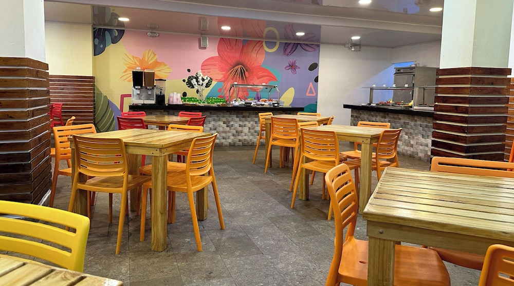 restaurant cafeteria