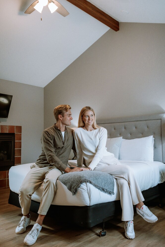Inn at Haystack Rock 31/71
