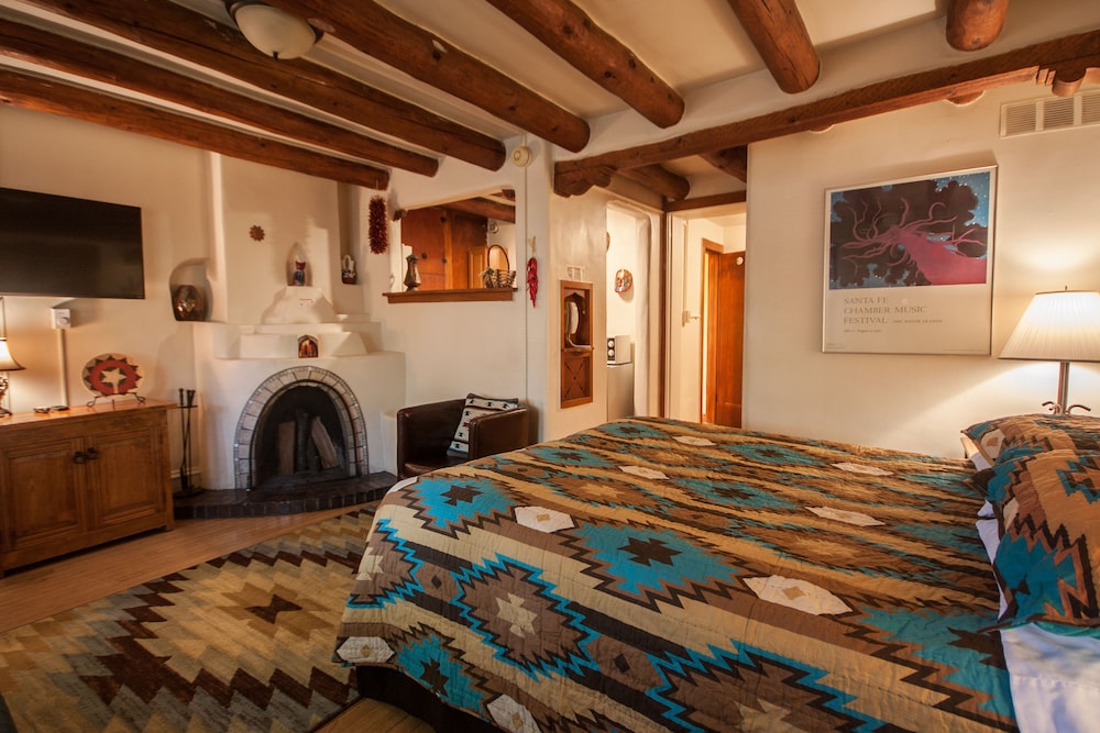 Pueblo Bonito Bed And Breakfast Inn 10/70