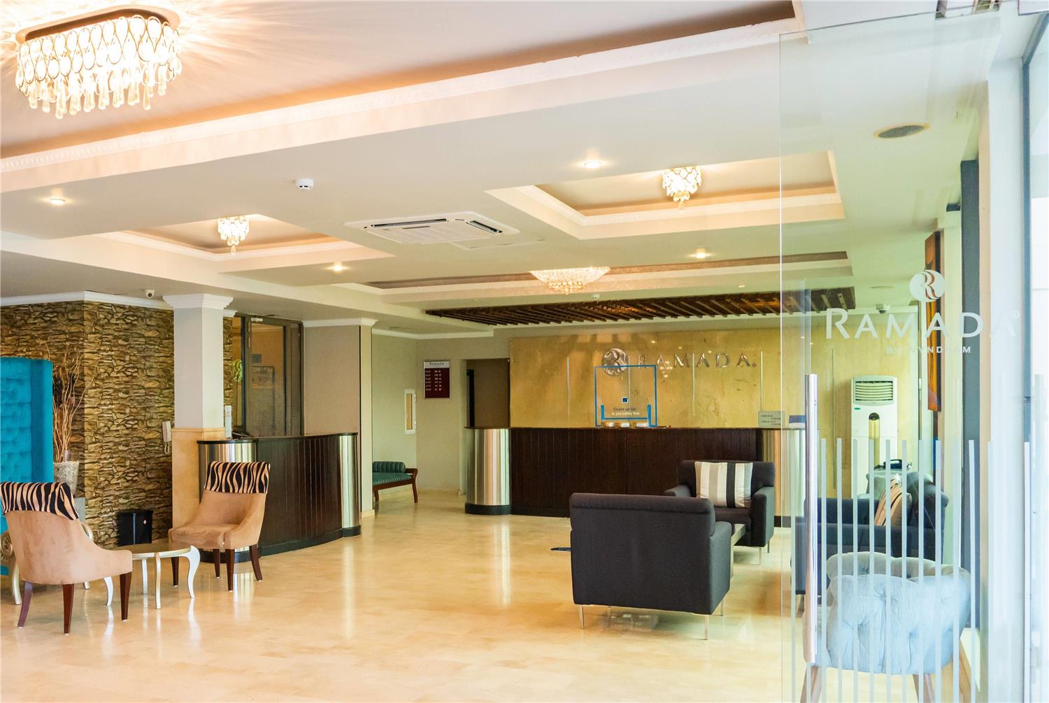 Lobby at Ramada by Wyndham Katunayake Colombo International Airport, Seeduwa - Katunayake