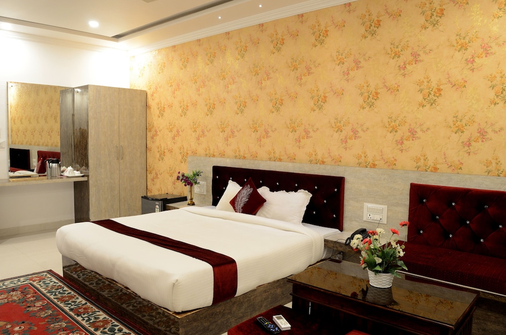 Ambay Villa 15/50