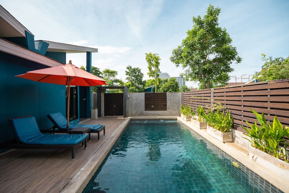 Coral Tree Villa Huahin 68/72