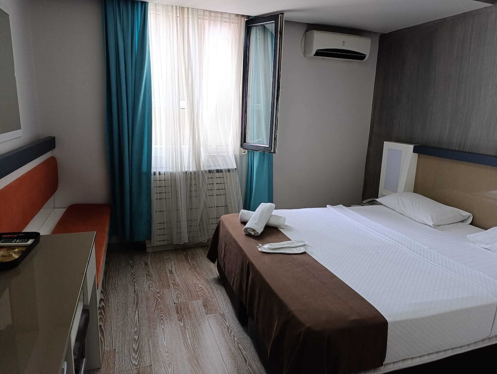 GRAND AS HOTEL 30/64