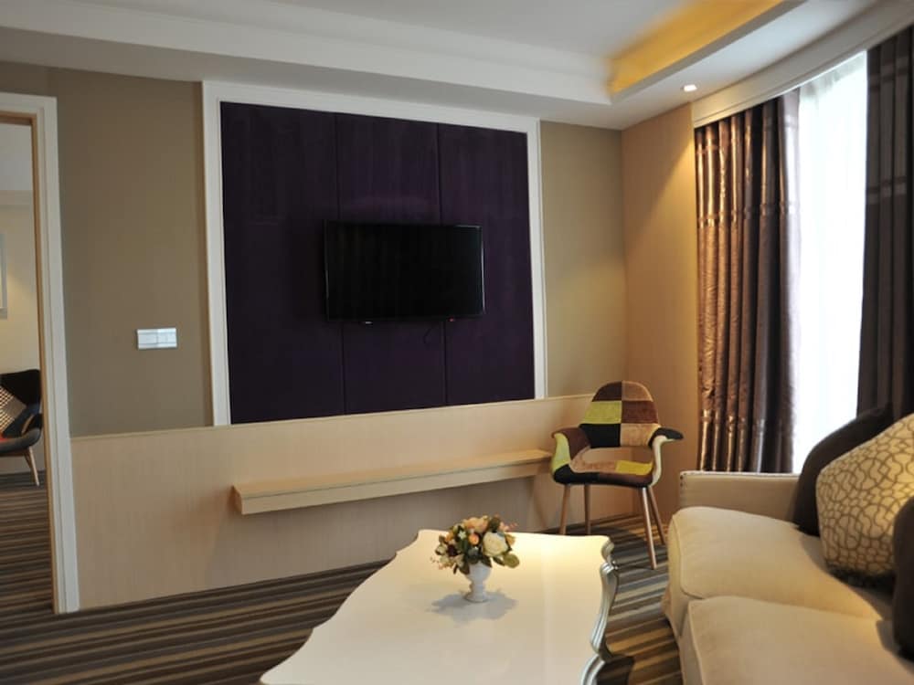 The Bazaar Hotel Bangkok 65/77