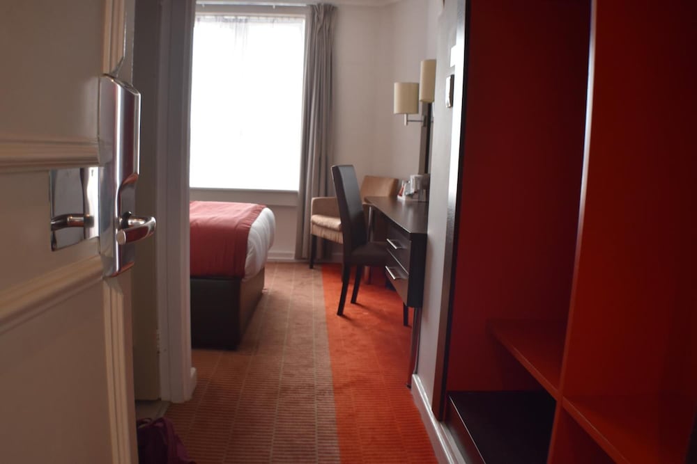 The Dragon Hotel 12/36
