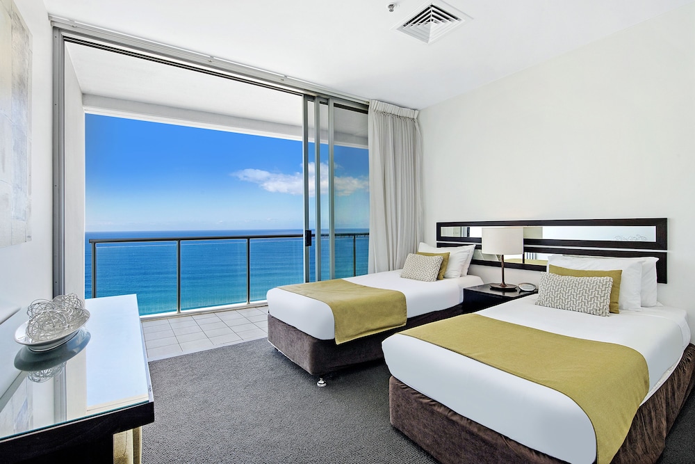 ULTIQA Air on Broadbeach 11/71