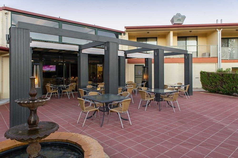 Alpha Hotel Canberra 6/41
