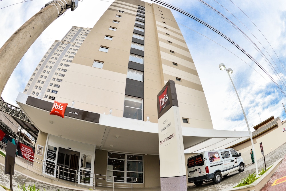 Ibis Jacarei 6/50