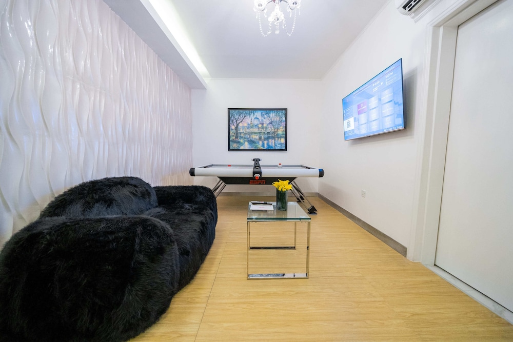 Luks Lofts Hotel & Residences 44/50