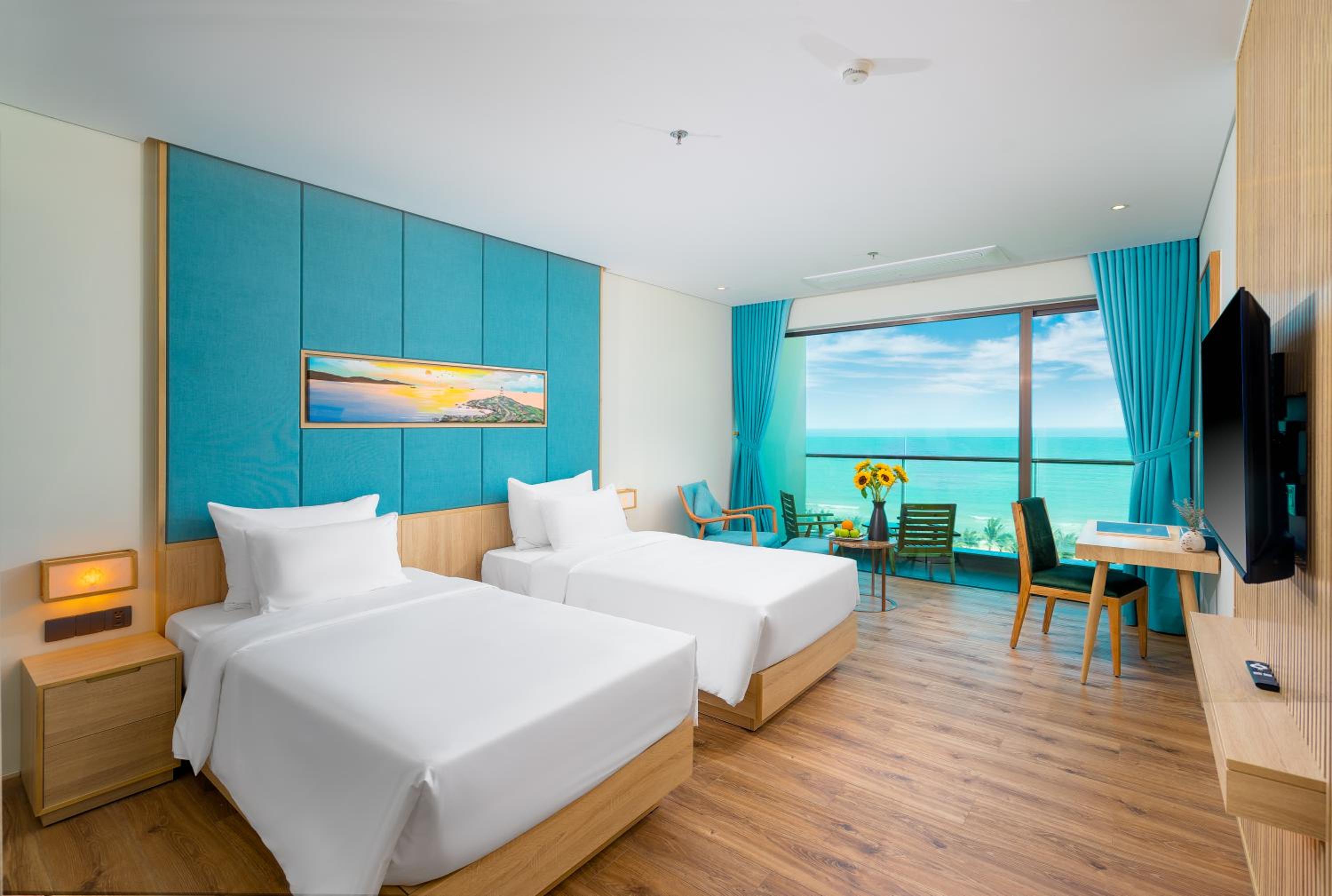Pacific, Ocean, Twin Beds, Balcony
