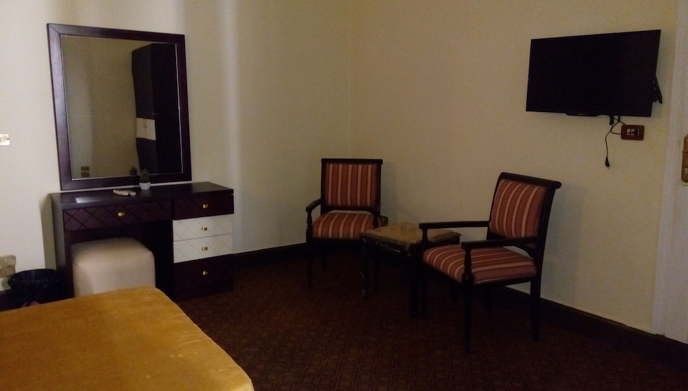 Cairo Paradise Hotel 40/50