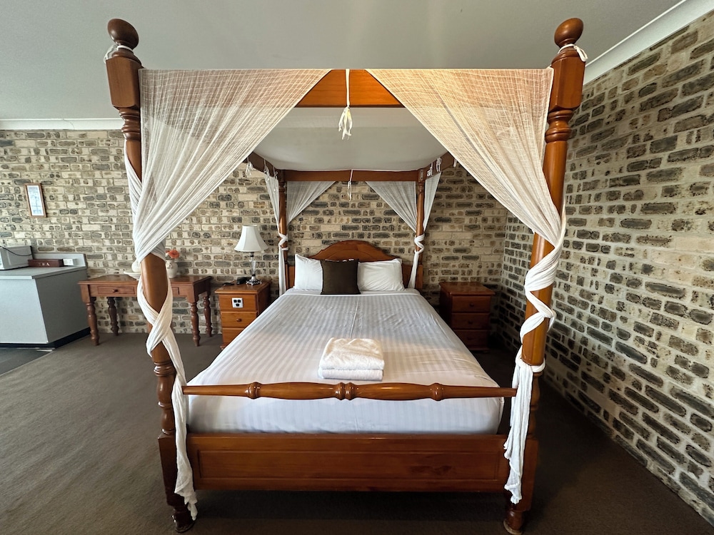 HONEYMOON, STUDIO, SUITE