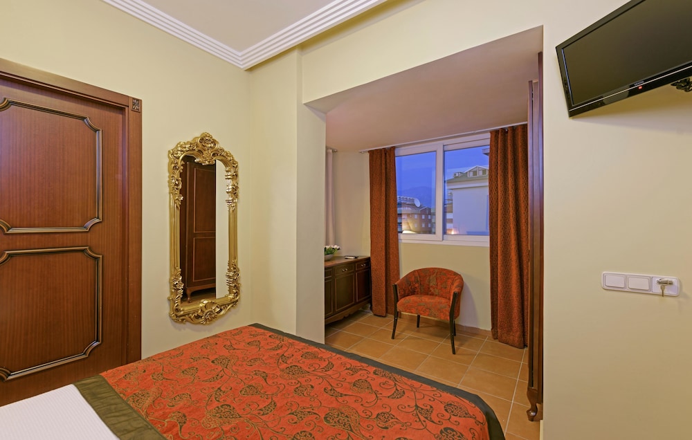 Antique Roman Palace - Adults Only Ultra All Inclusive 25/50