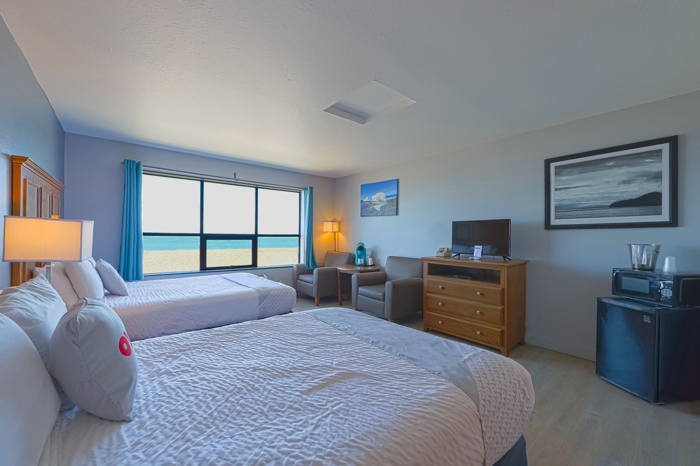 2 Queen Bed with Ocean view