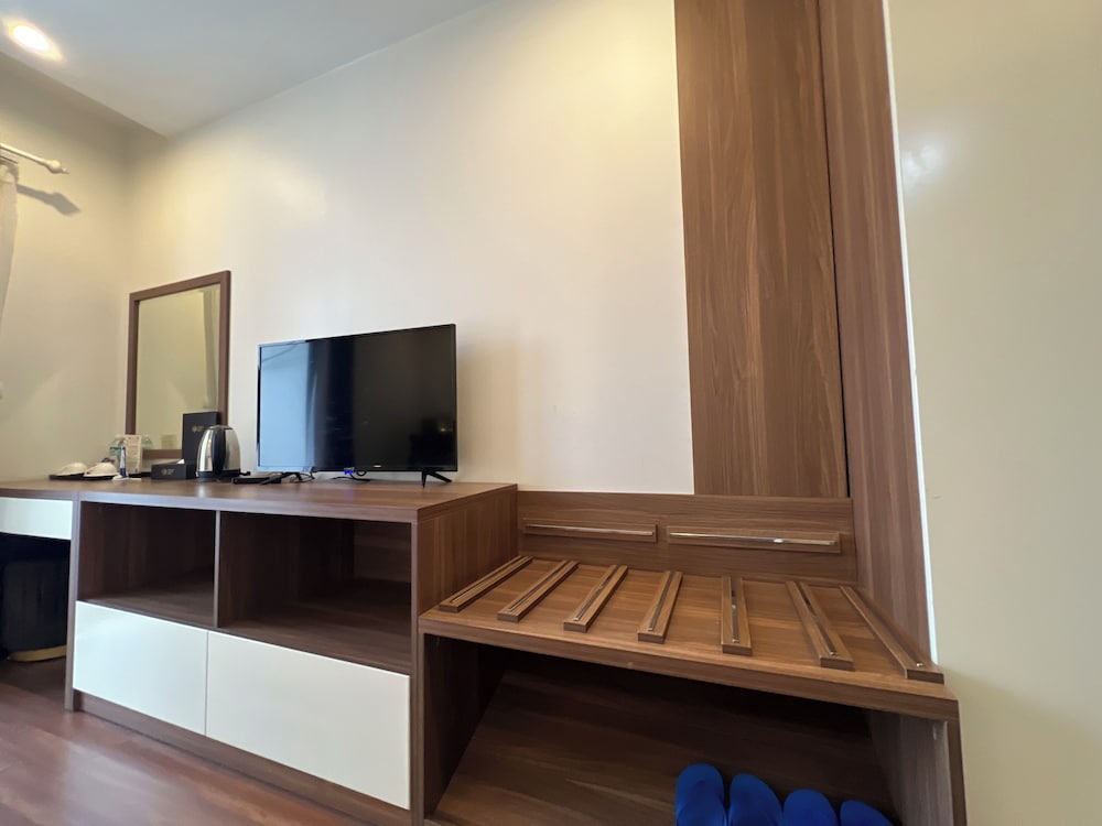 Paragon Noi Bai Hotel and Pool 31/49
