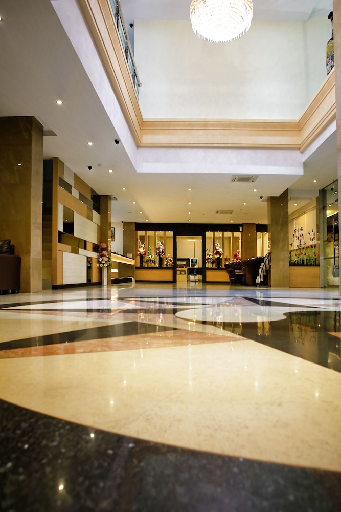 Aviari Hotel 7/17