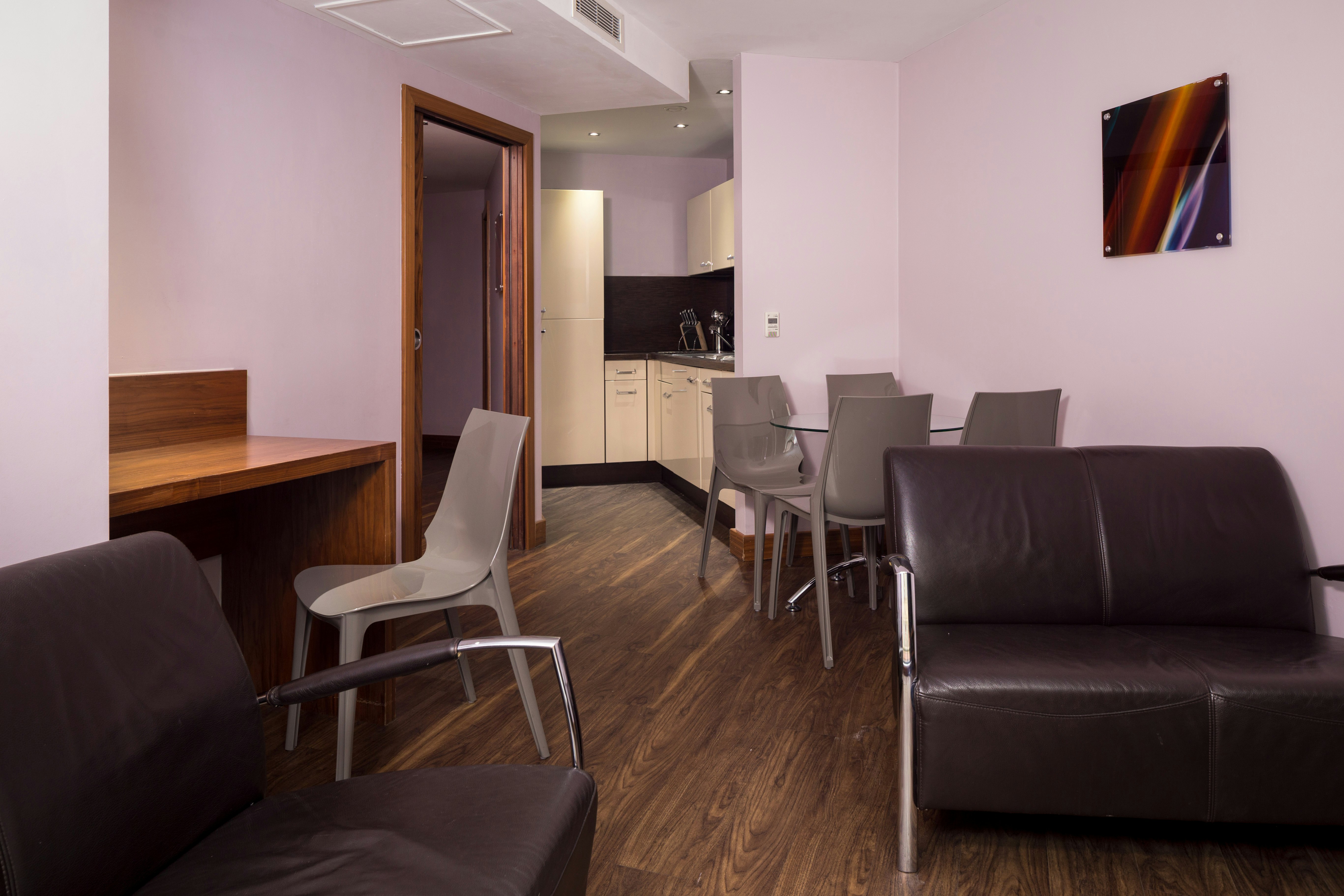 Roomzzz Leeds City Centre 14/21