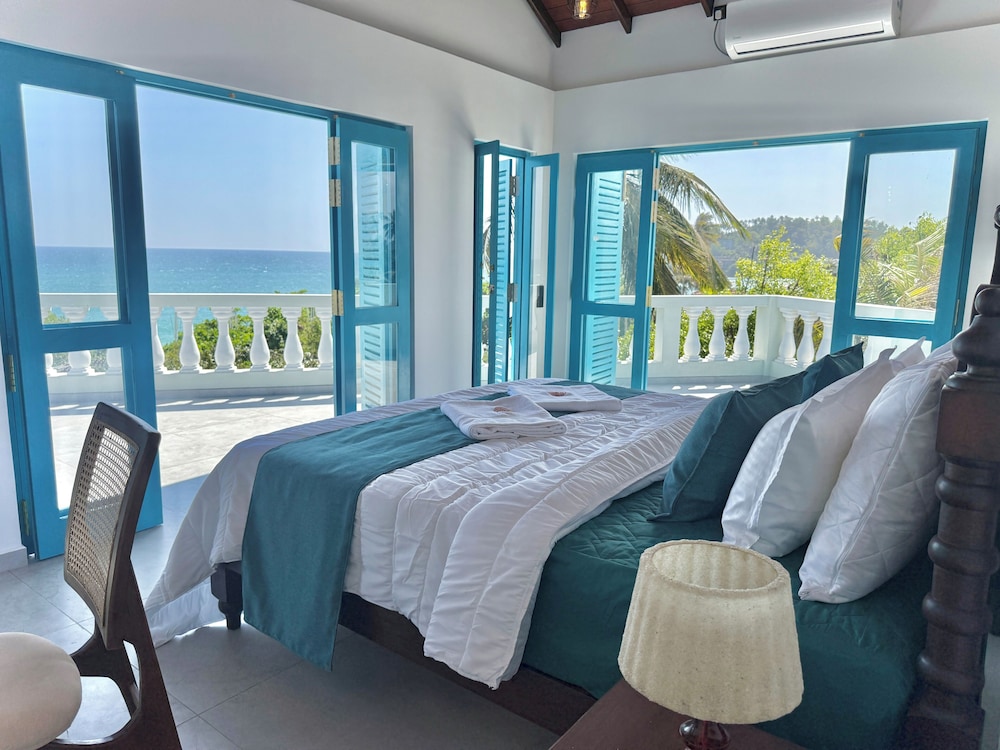 DELUXE, STUDIO, SUITE, KING BED, OCEAN VIEW