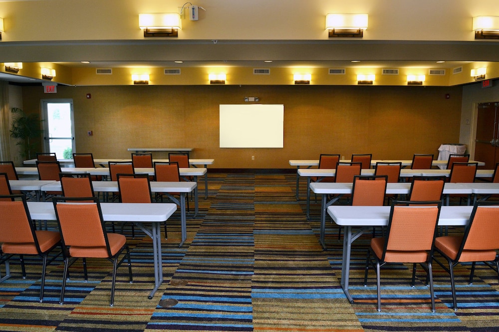 Fairfield Inn Suites Effingham 18/19