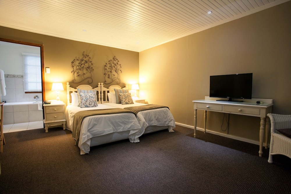 West, Log, Twin Beds