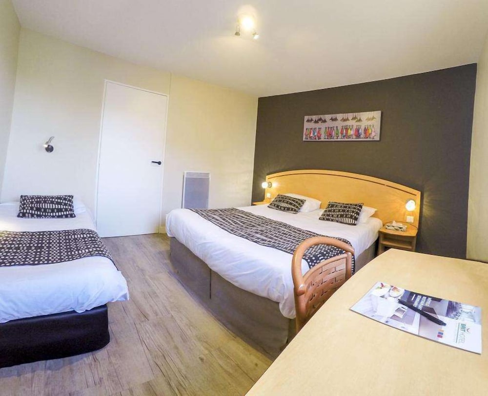Brit Hotel Le Kerodet 17/65
