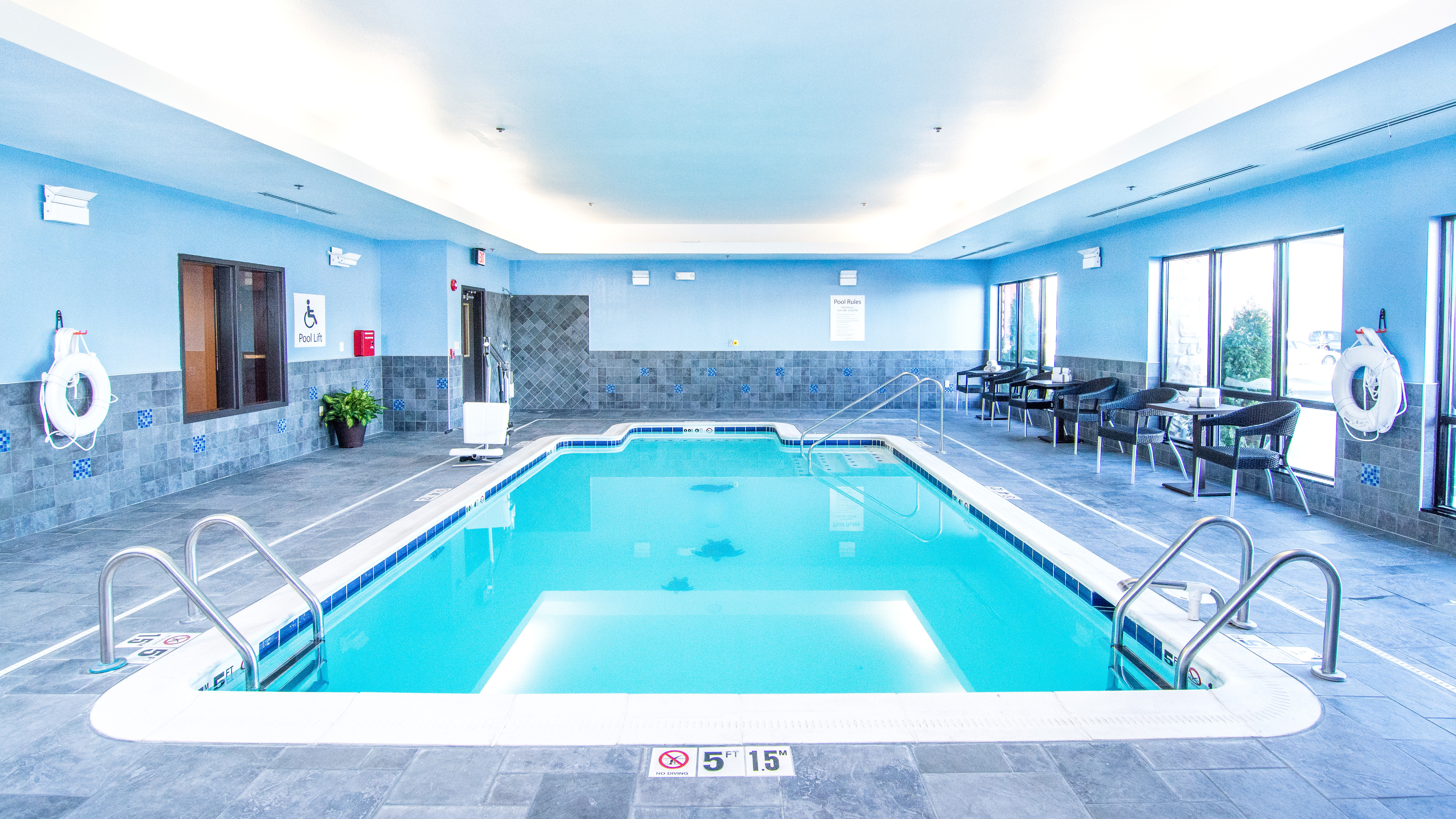 Holiday Inn Express Suites Elkton University Area 13/19
