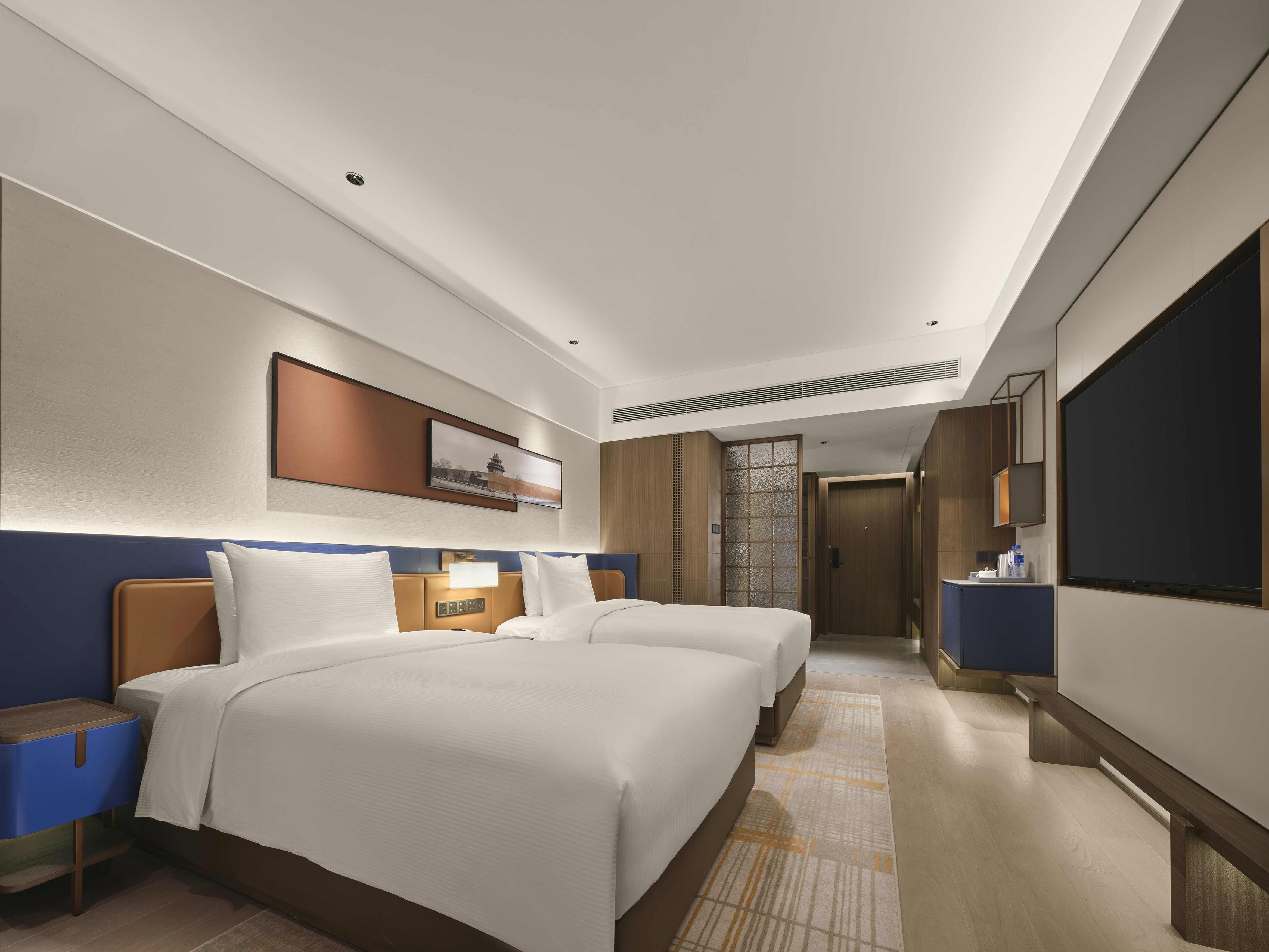 DELUXE, TWIN BEDS