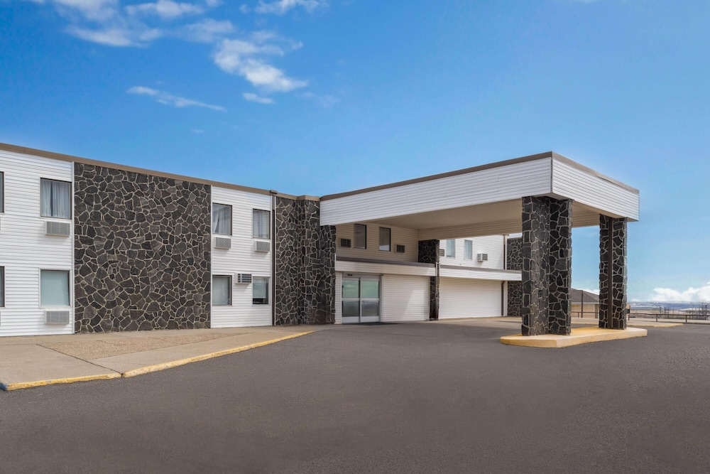 Days Inn by Wyndham Mandan Bismarck Area 53/56