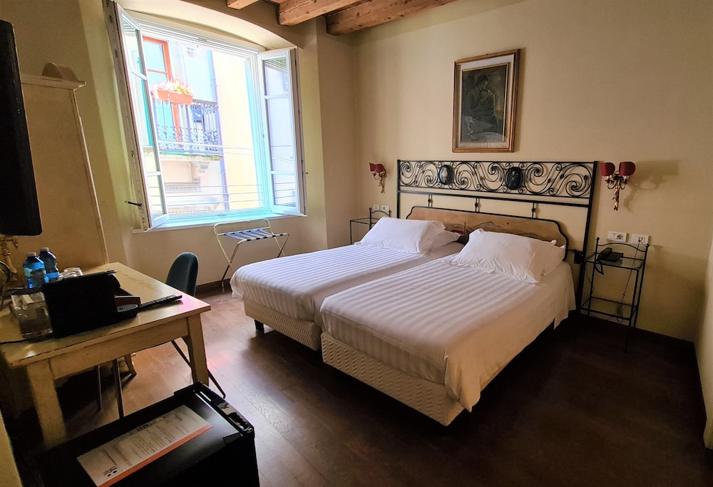 Hotel Piazza Vecchia 16/74