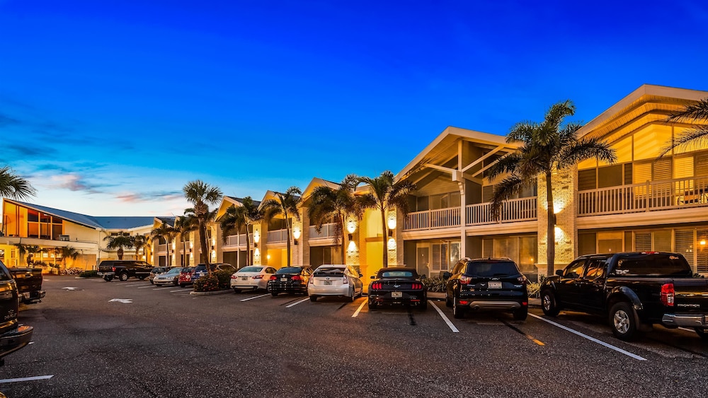 Best Western Plus Yacht Harbor Inn 6/42