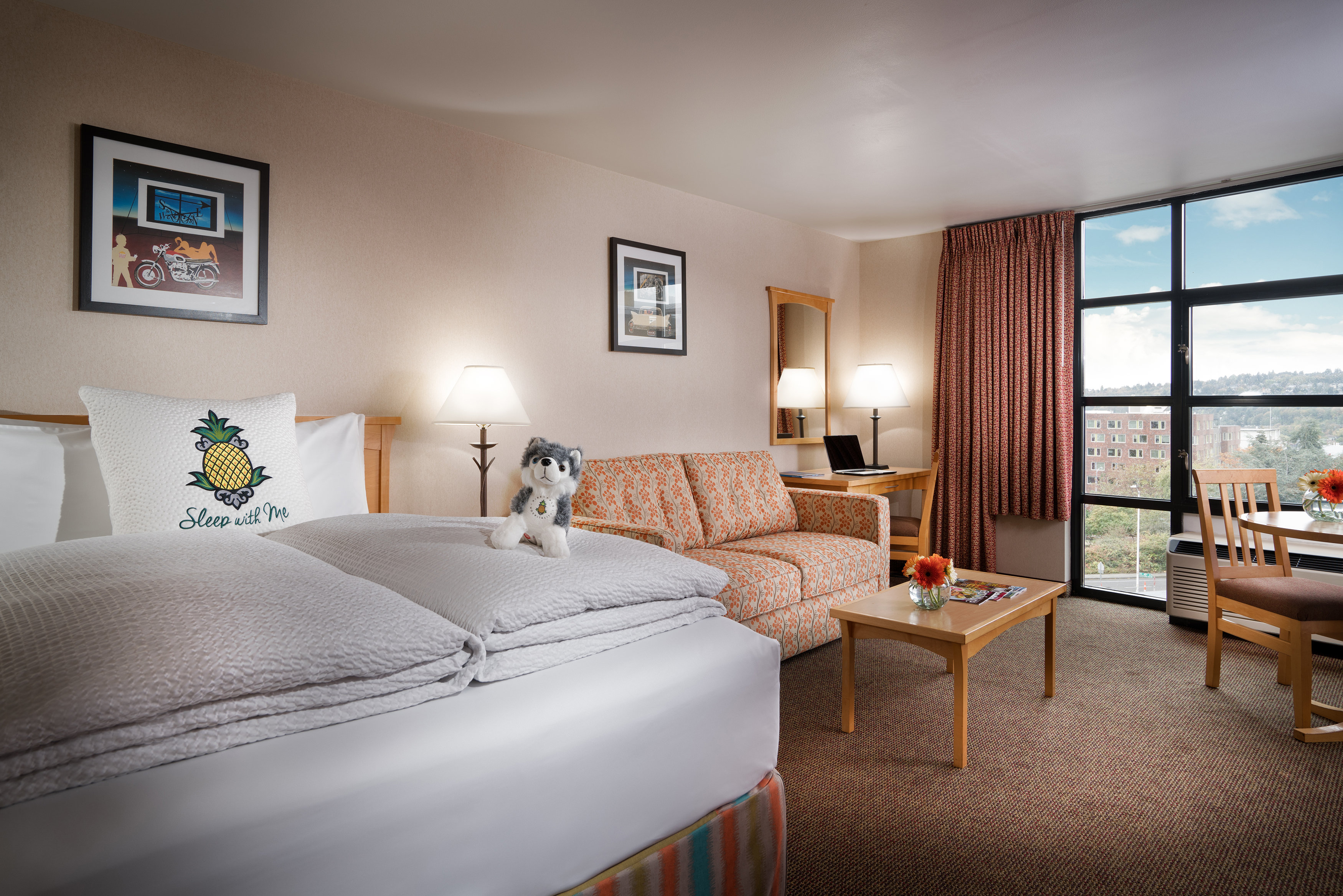 Staypineapple, University Inn, University District Seattle 9/52