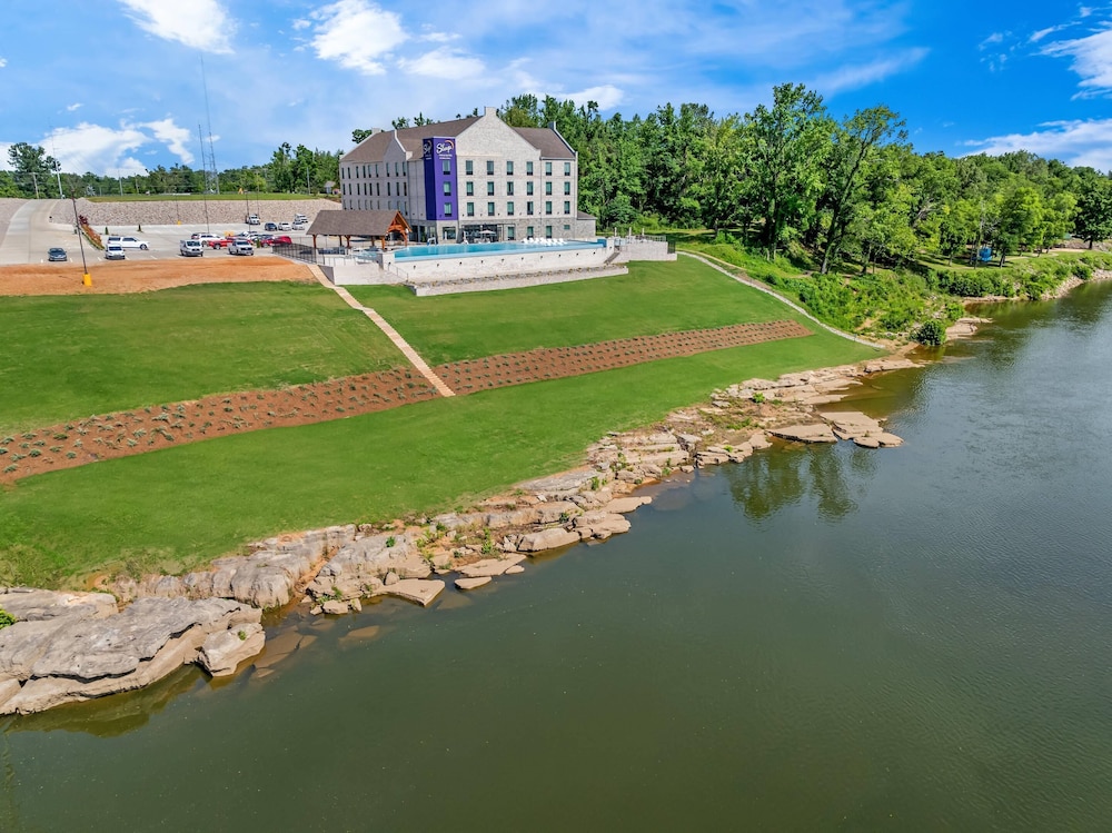 Sleep Inn & Suites Savannah Tennessee Riverfront 45/50