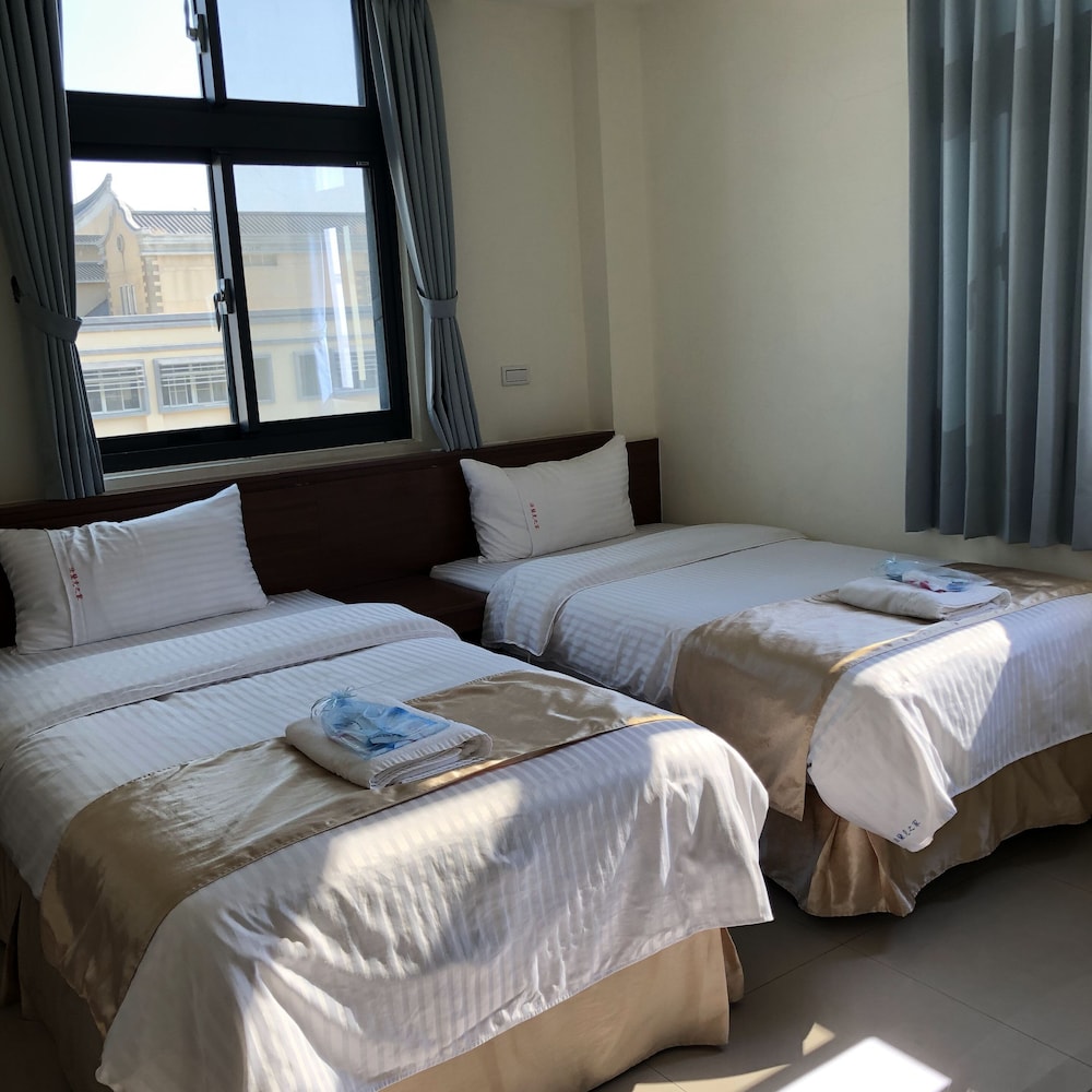 Standard, Twin Beds