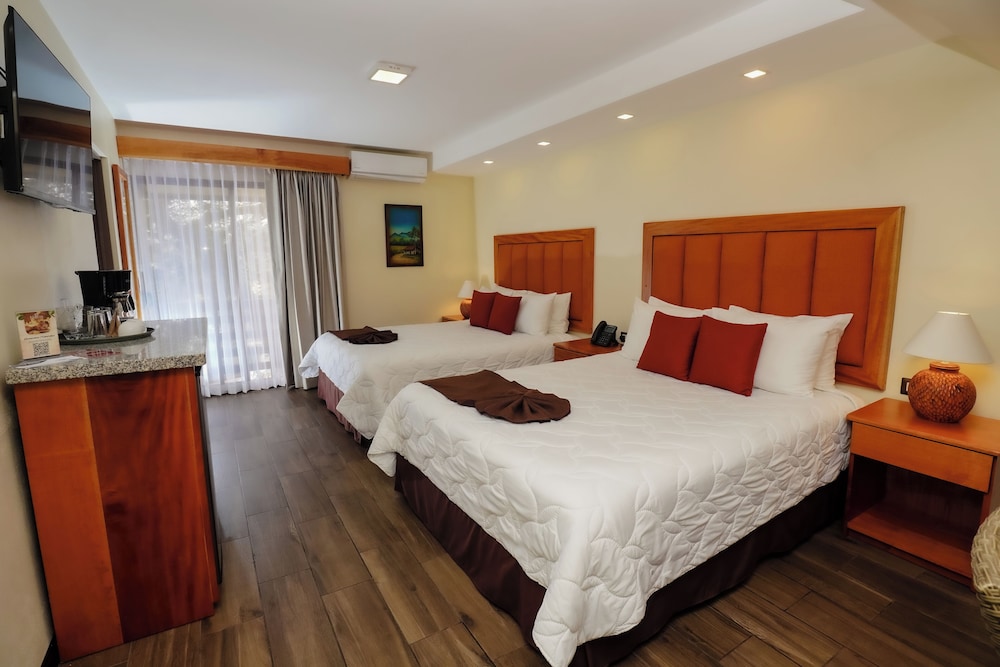 Hotel Poco A Poco 25/81