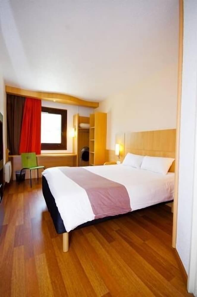 Ibis Grenoble Gare 11/56