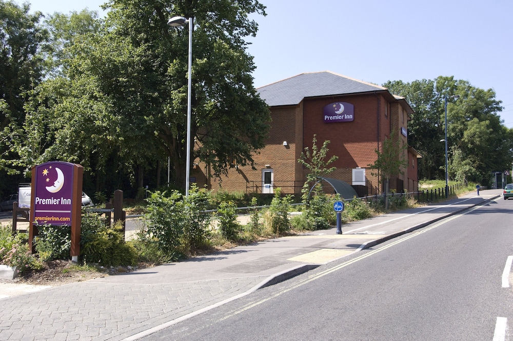 Premier Inn Portsmouth (Horndean) 32/34
