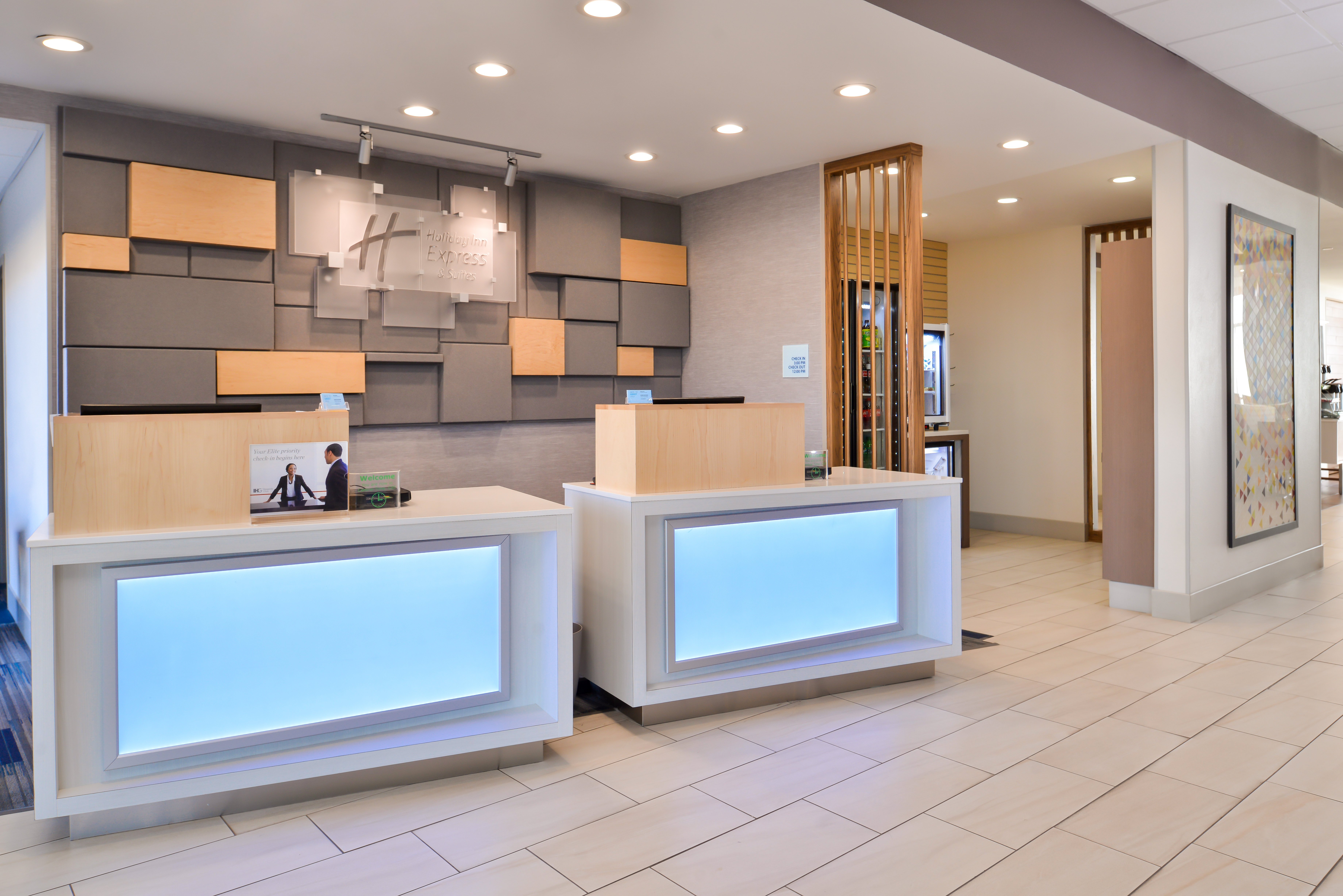 HOLIDAY INN EXPRESS & SUITES VAN HORN 8/65
