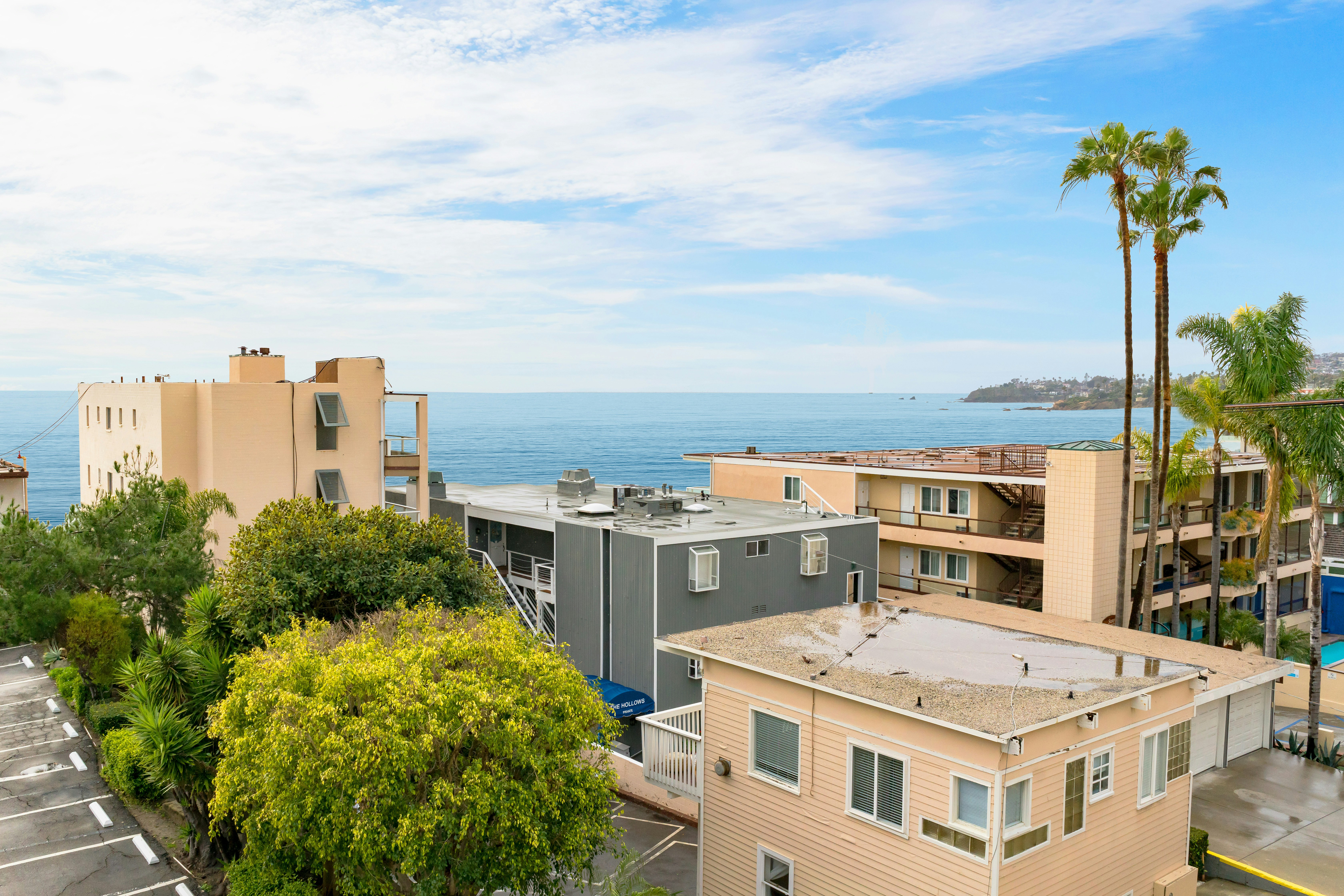 Pacific Edge Hotel On Laguna Beach 7/67