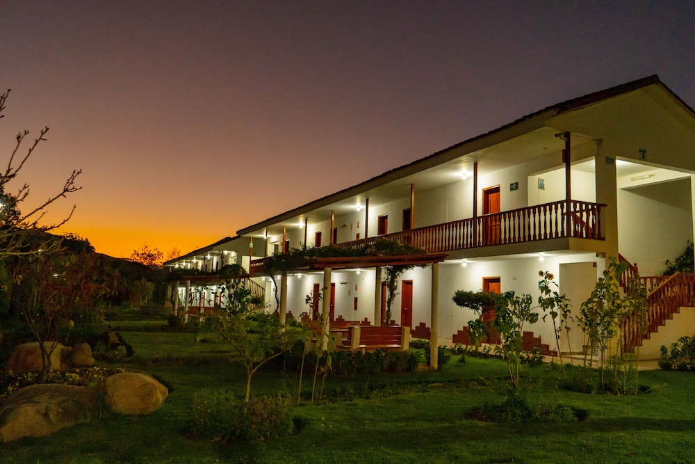 Agustos Urubamba Hotel 4/49