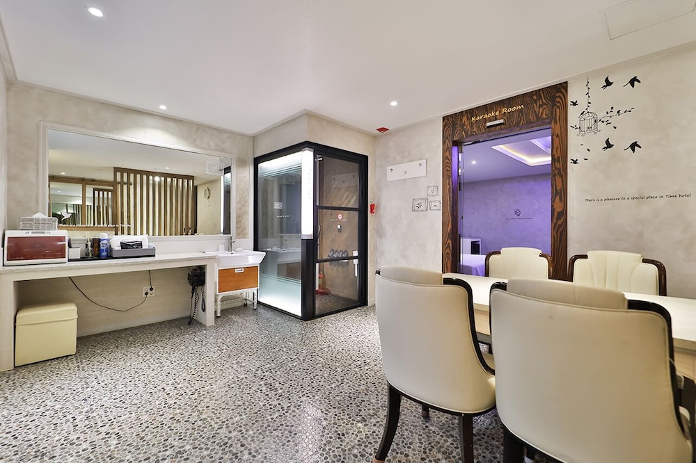 Time Hotel 28/74