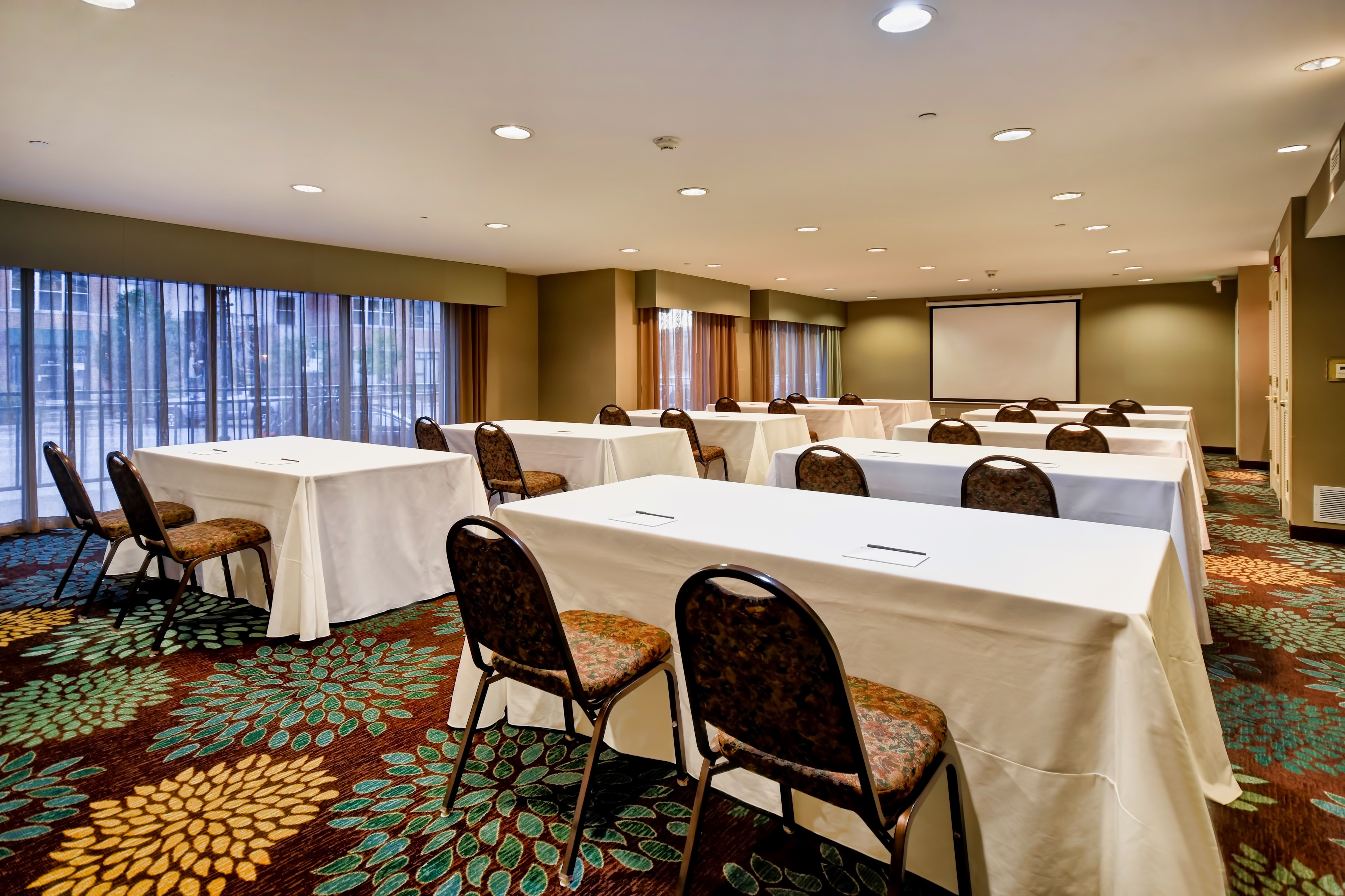 Staybridge Suites Middleton/Madison-West 47/49