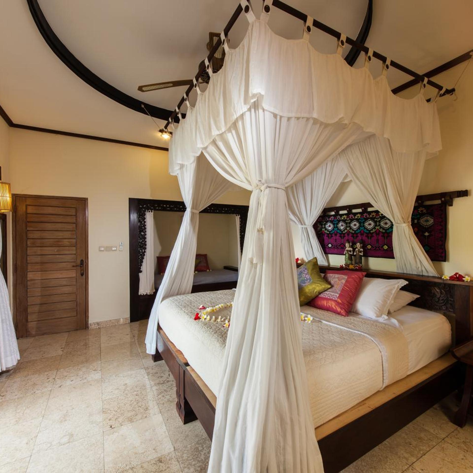 BLUE MOON VILLAS 20/55