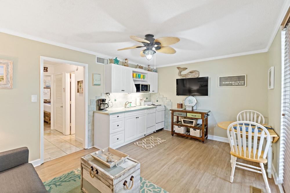 Villas By the Sea Resort Conference Center 48/73