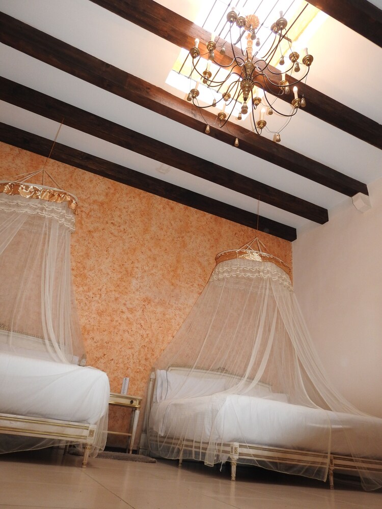 Hotel Marques del Angel 38/60
