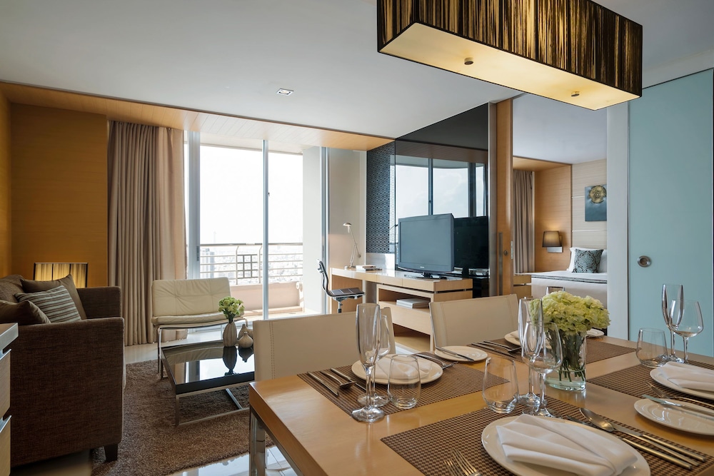JC Kevin Sathorn Bangkok Hotel (ex. Anantara Sathorn Bangkok Hotel) 34/64
