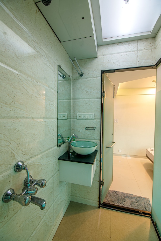 La Hotel Metro 26/45