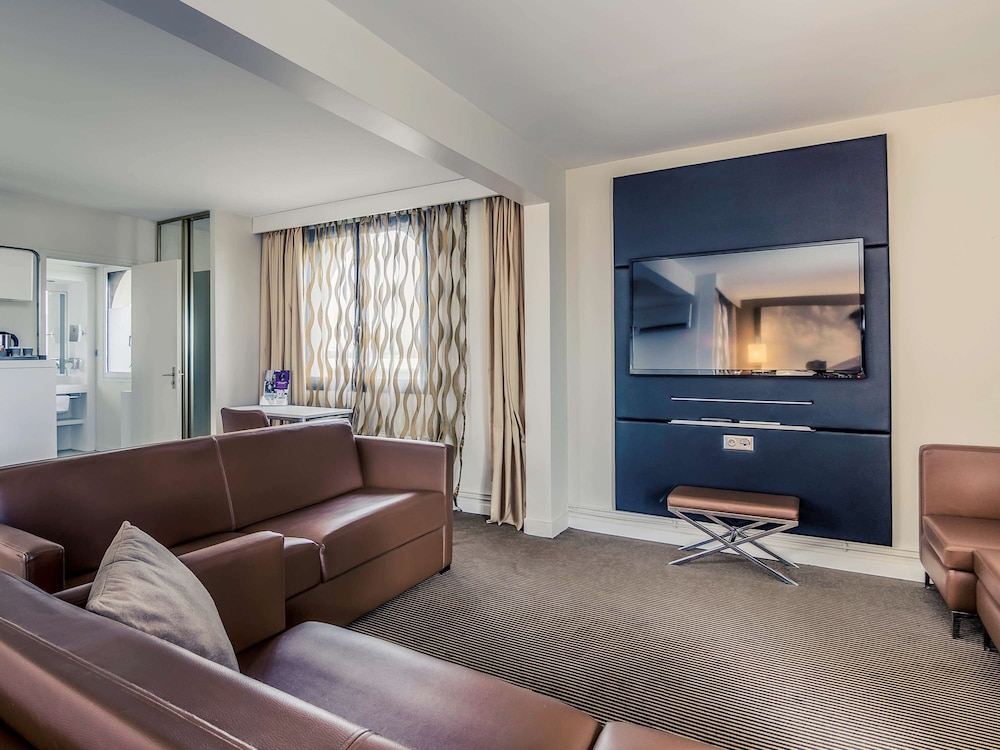MERCURE CERGY PONTOISE CENTRE 38/70